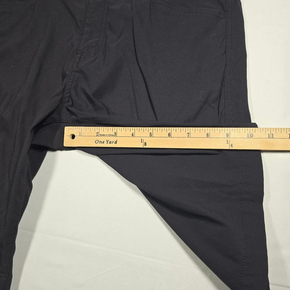 Eddie Bauer First Ascent Guide Shorts Mens 35 Black Hiking Cargo Performance